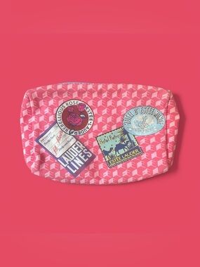 Estée Lauder Pink Travel Cosmetic Pouch with Vacation Pics Patch Graphics NWOT